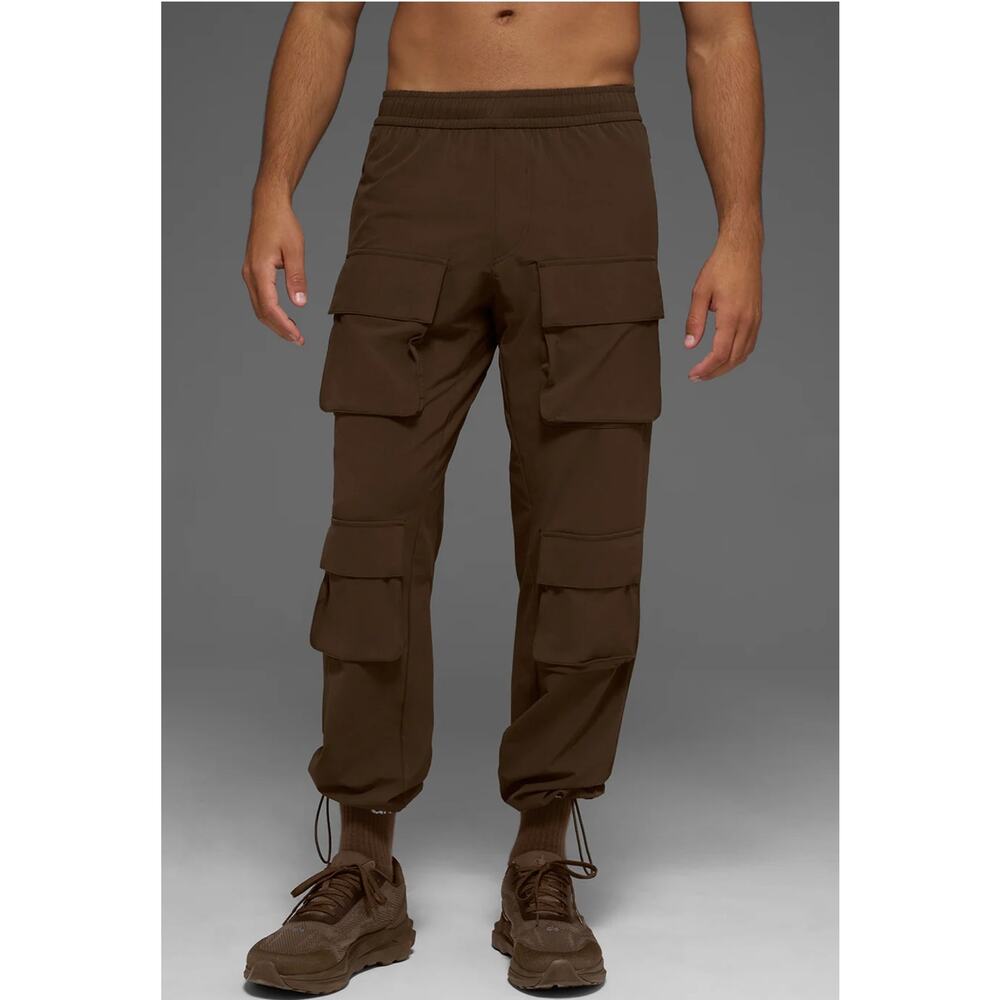 ALO Cargo Venture Pants in Espresso Brown. Size Men’s Medium.